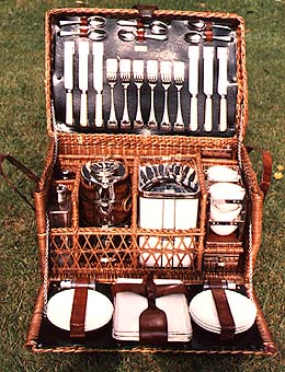 Picture of 6 Person Drew & Sons Picnic set